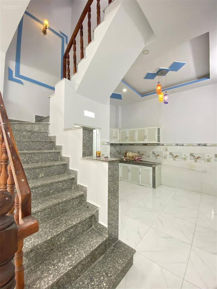 Chú tôi gửi bán gấpnhà giáp hóc môn