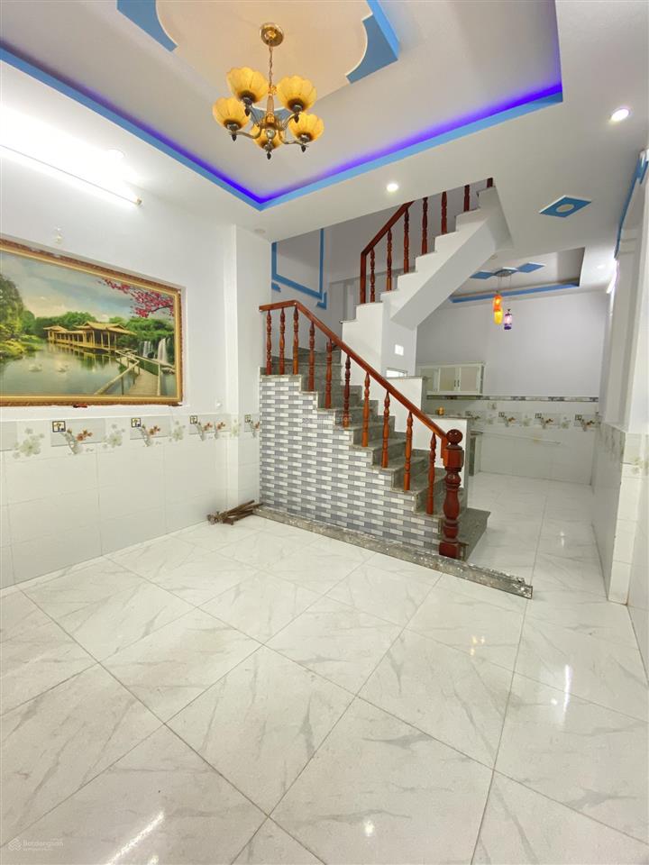 Chú tôi gửi bán gấpnhà giáp hóc môn