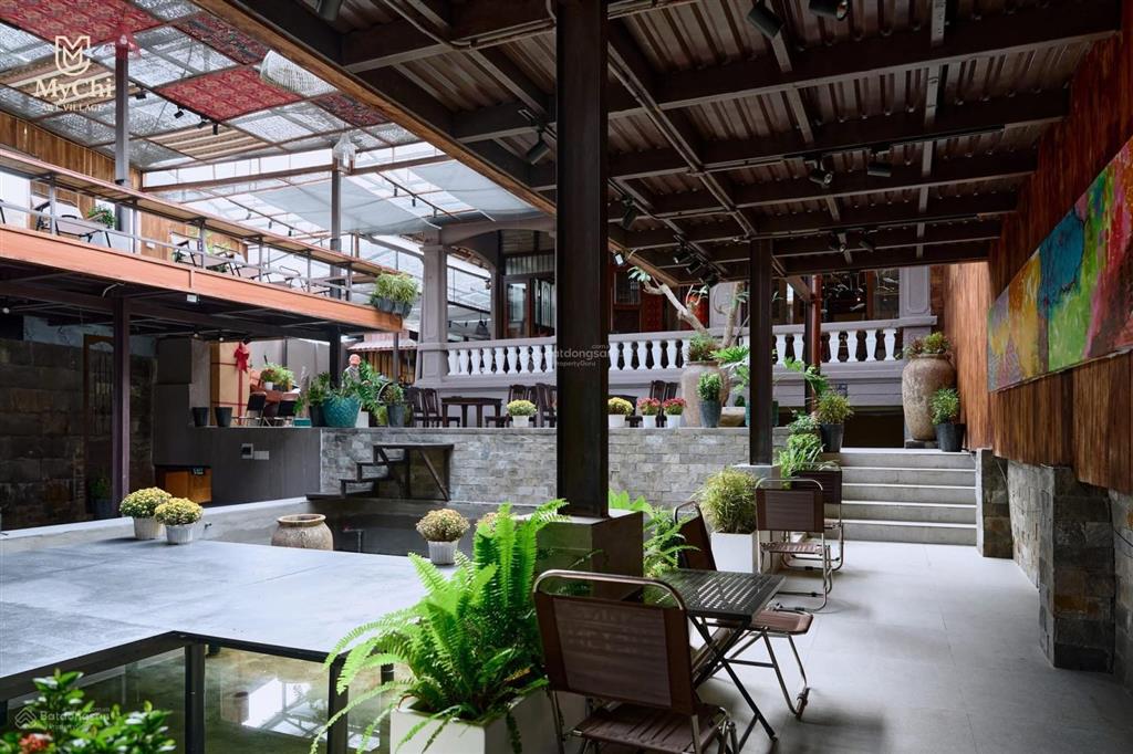 Nhà mặt tiền diện tích sử dụng 1250m² ngay khu phố tây