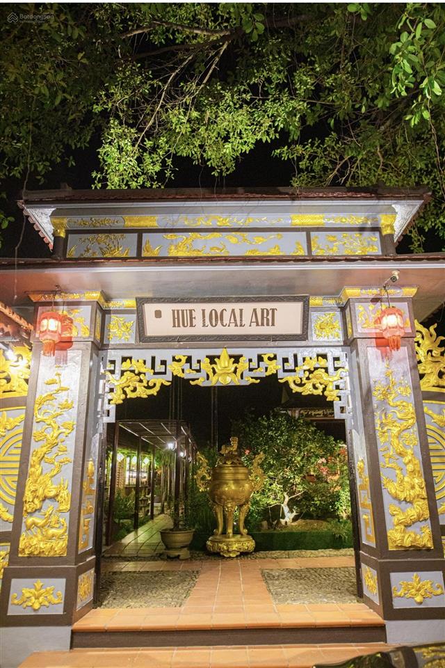 Nhà riêng diện tích 2500m² có 5 gian nhà liền kề, có khu vực nhà hàng, khu vực cafe,,