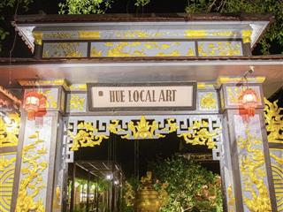 Nhà riêng diện tích 2500m² có 5 gian nhà liền kề, có khu vực nhà hàng, khu vực cafe,,