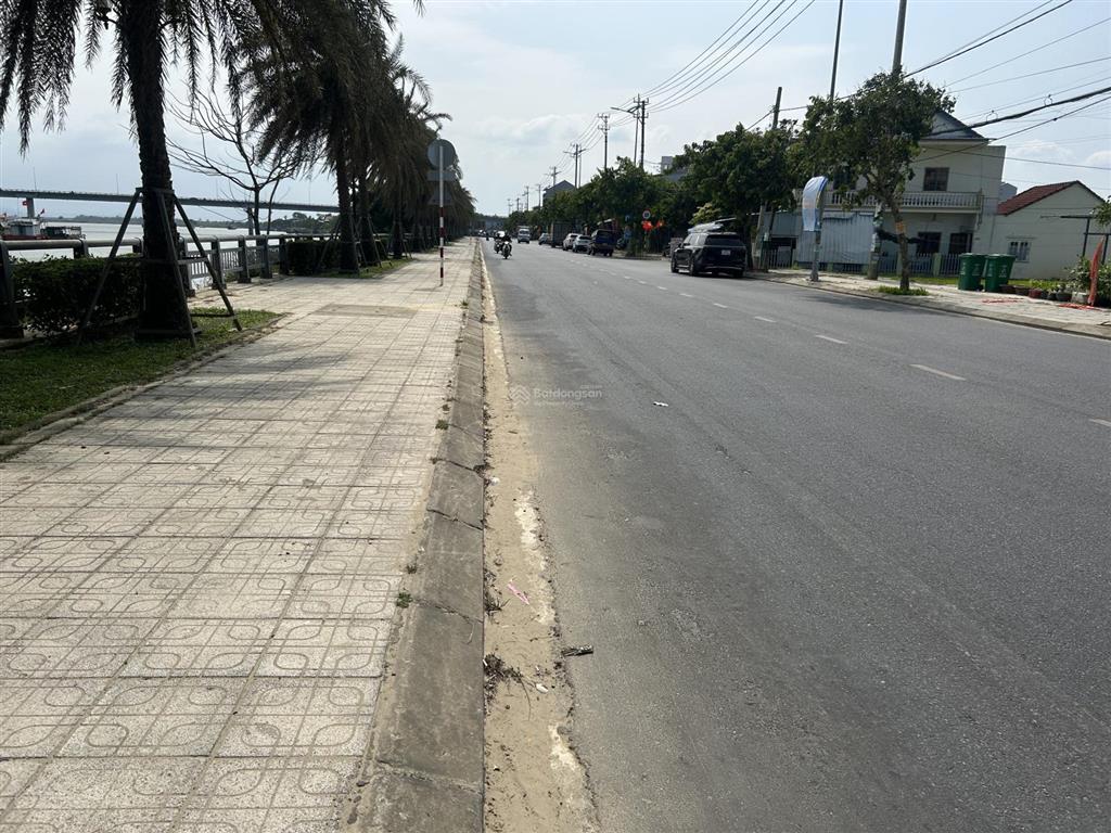 Siêu phẩm ngay trung tâm phố cổ. view đẹp mà giá còn tốt nữa chứ.
