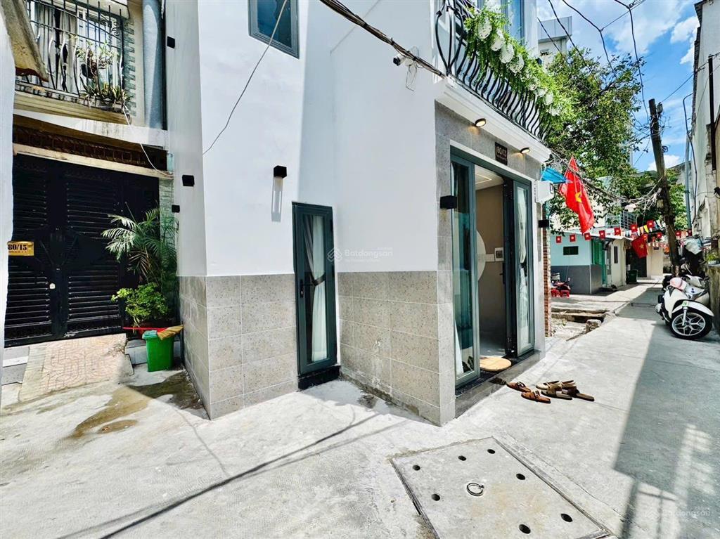 Chỉ 4đ nhà ngay trung tâm quận phú nhuận , nhà đẹp tặng toàn bộ nội thất
