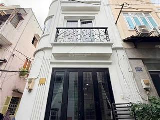 Nhà 5 tầng tại trung tâm quận 1  mà chỉ có nhỉnh 7đ, nhà mới dọn vào ở ngay