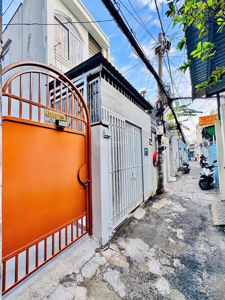 Bán nhà mới ở ngay 70m2 công nhận, 2 tầng, chủ tặng toàn bộ nội thất
