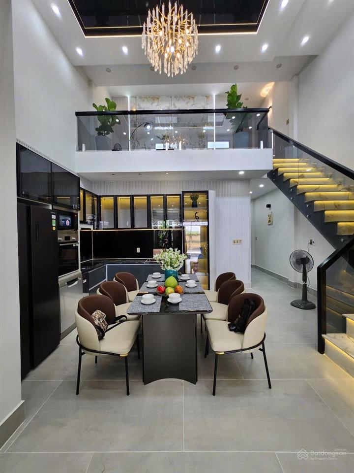 Bán nhà 121,3mv hẻm nguyễn thị hương, xã nhà bè. e 0933 573 *** em ti để đi xem nhà