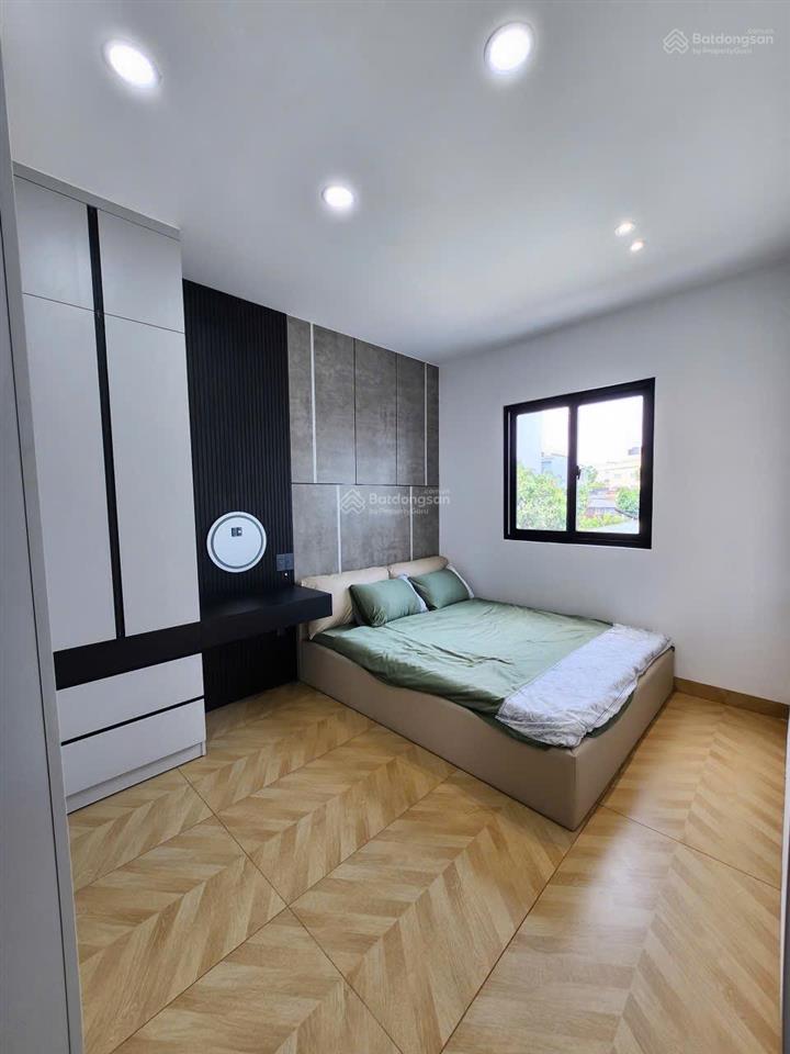 Bán nhà shr giá 6,19 tỷ hẻm phạm hữu lầu, quận 7 cũ. e 0933 573 *** em ti để đi xem nhà thực tế.