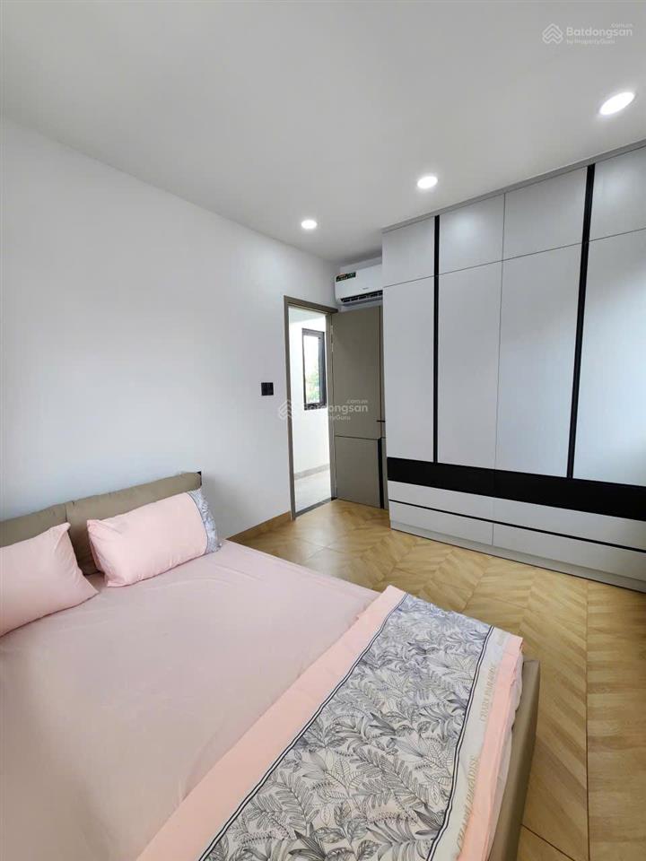 Bán nhà shr giá 6,19 tỷ hẻm phạm hữu lầu, quận 7 cũ. e 0933 573 *** em ti để đi xem nhà thực tế.