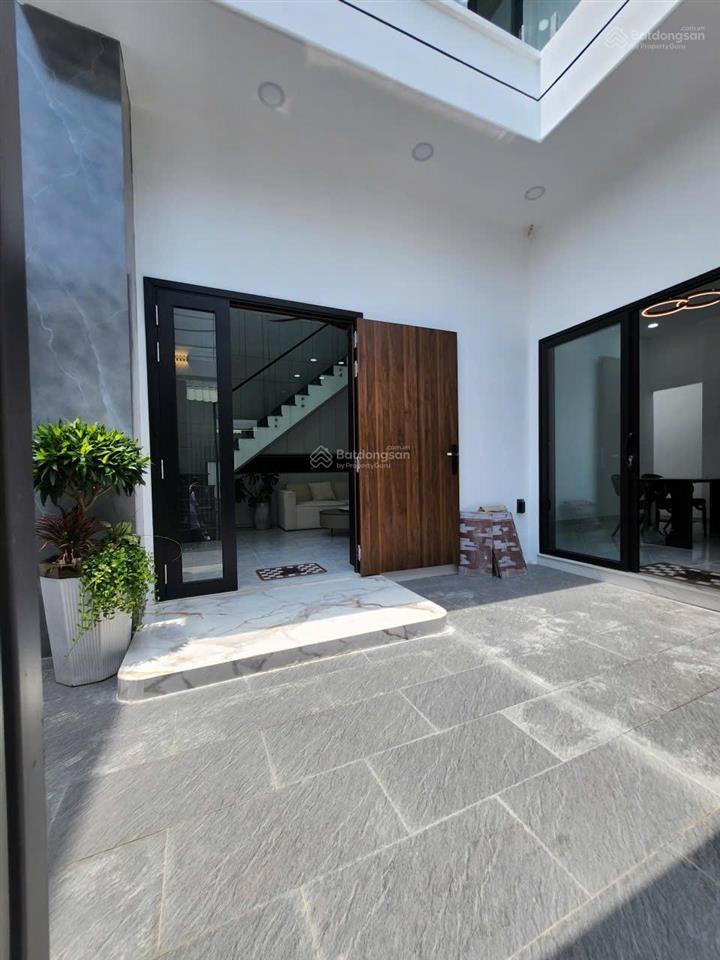 Bán nhà shr giá 6,19 tỷ hẻm phạm hữu lầu, quận 7 cũ. e 0933 573 *** em ti để đi xem nhà thực tế.