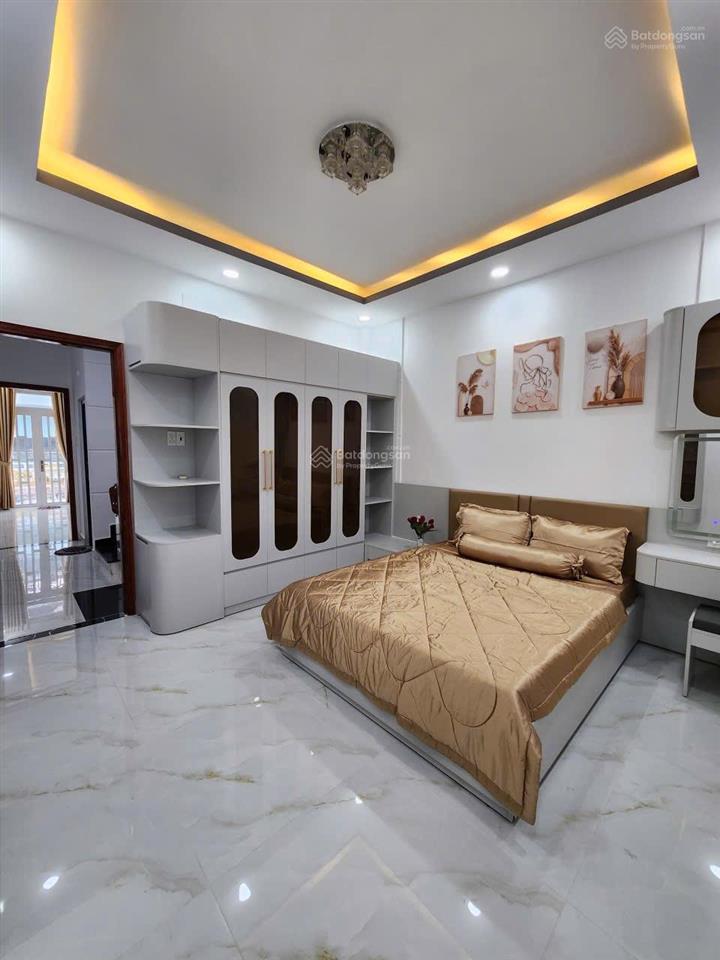 Bán nhà shr giá 8ty900 hẻm huỳnh tấn phát, nhà bè. e 0933 573 *** e ti để xem nhà thực tế.