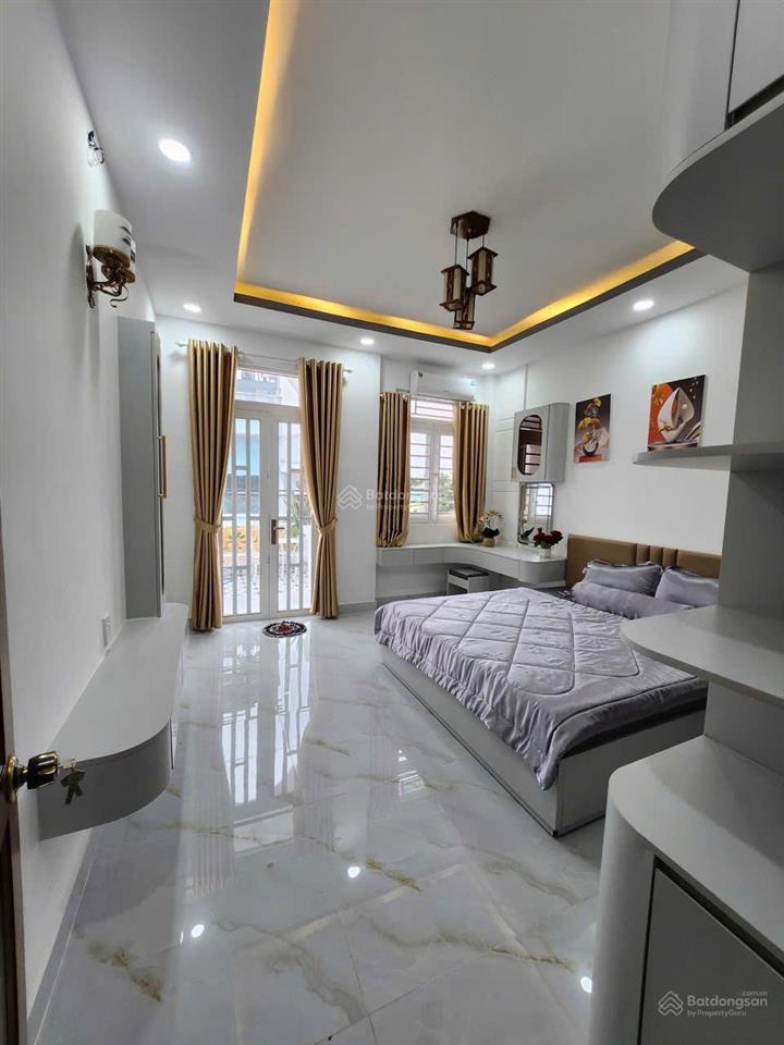 Bán nhà shr giá 8ty900 hẻm huỳnh tấn phát, nhà bè. e 0933 573 *** e ti để xem nhà thực tế.