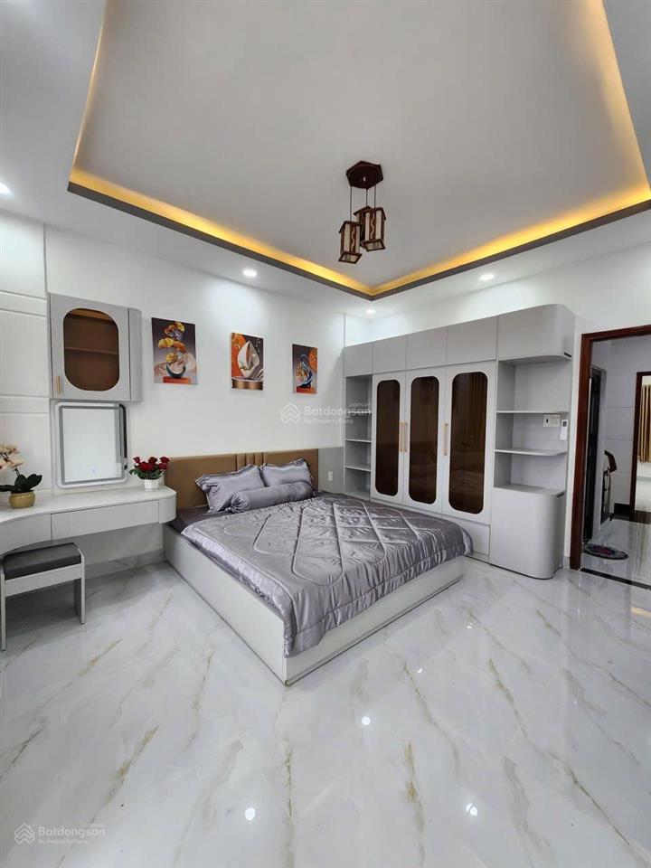 Bán nhà shr giá 8ty900 hẻm huỳnh tấn phát, nhà bè. e 0933 573 *** e ti để xem nhà thực tế.