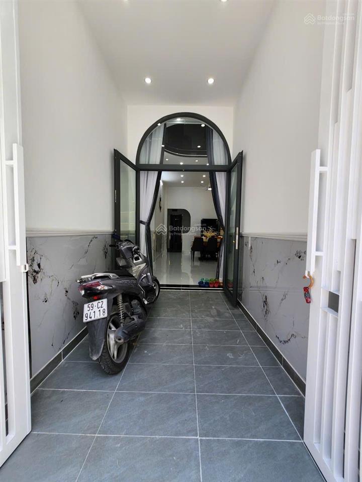 Bán nhà shr giá 5ty150 hẻm huỳnh tấn phát, nhà bè. e 0933 573 *** e ti để đi xem nhà thực tế.