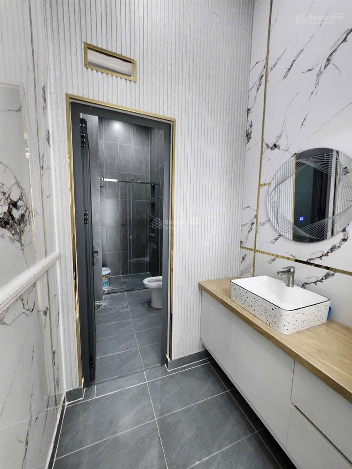Bán nhà shr giá 5ty150 hẻm huỳnh tấn phát, nhà bè. e 0933 573 *** e ti để đi xem nhà thực tế.
