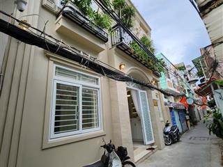 Bán nhà shr giá 6 tỷ 999 hẻm huỳnh tấn phát, q.7 cũ.  0933 573 *** e ti để xem nhà thực tế.