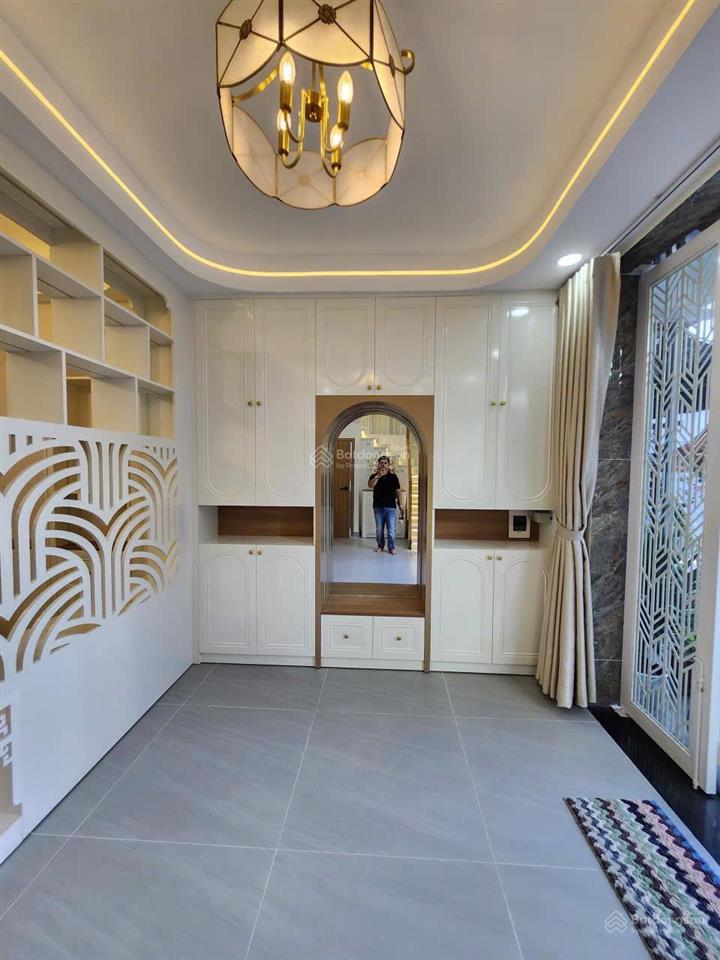 Bán nhà shr giá 6 tỷ 500 triệu hẻm huỳnh tấn phát, q. 7 cũ.  0933 573 *** e ti để xem nhà thực tế