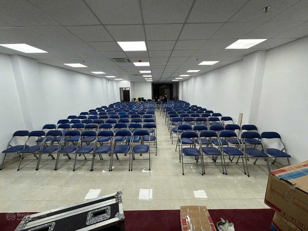 Cho thuê tòa nhà văn phòng vị trí đẹp, giá hấp dẫn