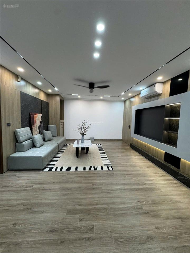 Cần bán gấp chung cư 160m2, 4 phòng ngủ 3 vệ sinh, 8,5 tỷ