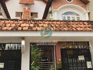 Bán gấp biệt thự siêu đẹp góc 2 mt lam sơn, phú nhuận  99m2 (7x15m)  5 tầng tm  giá chỉ 28 tỷ