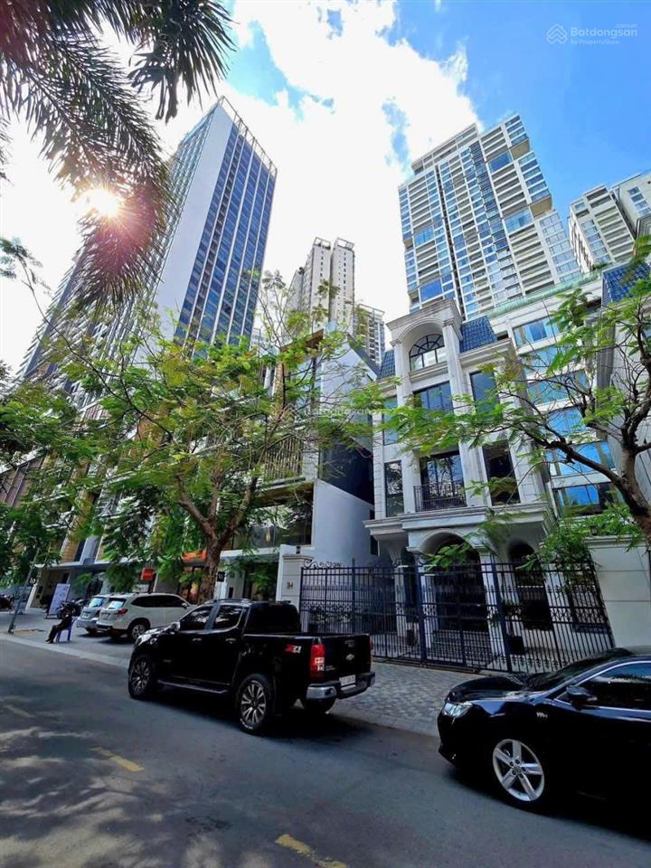 Siêu rẻ! bán biệt thự đẹp xinh ngay chu văn an, bình thạnh 187m² (9x23)2 tầngsân vườn gía 28 tỷ