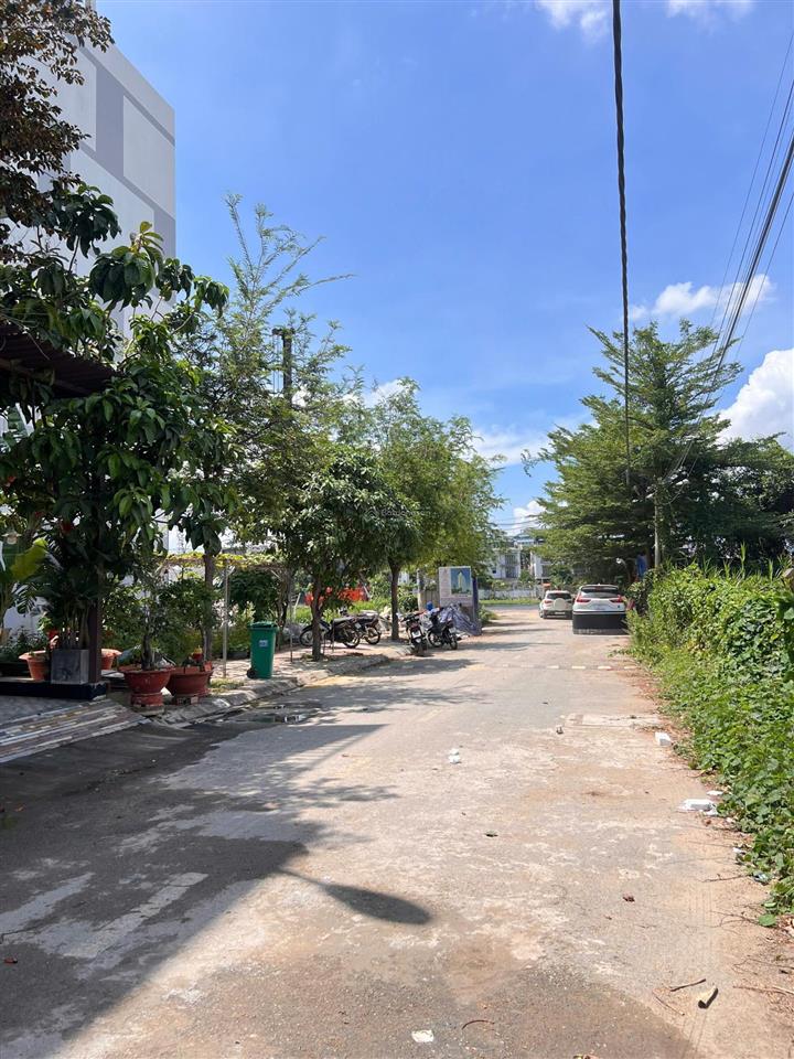 Anh tôi bán gấp nhà hxh, khu ven sông vườn lài, an phú đông, q12  nhà 4 tầng mới đẹp giá 9,5 tỷ tl