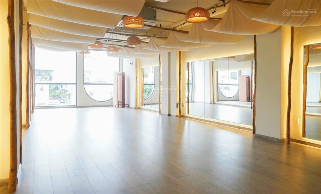 Hạ giá 30% ! bán gấp tòa nhà 9 lầu thang máy mt nguyễn công trứ, q1 4x18 m hđt 100 tr giá 31,5 tỷ