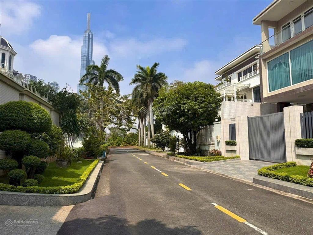 Bán gấp biệt thự siêu đẹp góc 2 mt lam sơn, phú nhuận  99m2 (7x15m)  5 tầng tm  giá chỉ 28 tỷ
