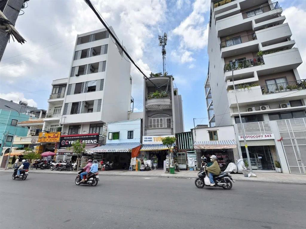 Bán gấp nhà mt quốc hương, thảo điền, thủ đức  khu xây cao, phù hợp văn phòng, khách sạn, chdv