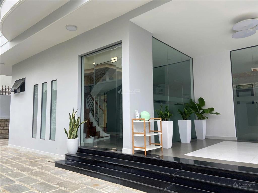 Bán gấp biệt thự siêu đẹp mt nguyễn văn hưởng 448m2 (18x27) 3 lầu nhà mới đẹp giá 109 tỷ