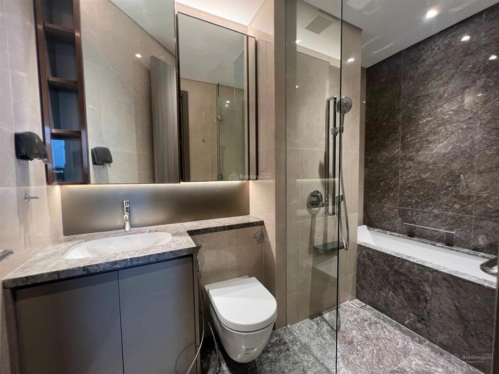 Bán gấp căn hộ 2pn the marq, đường nguyễn đình chiểu quận 1