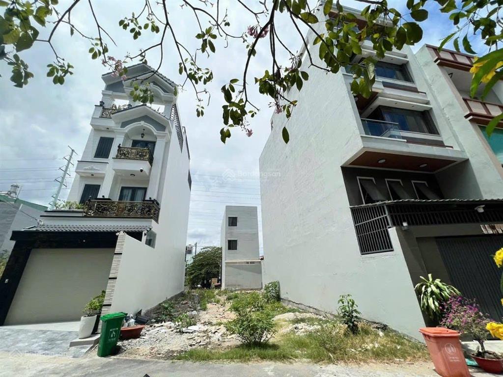 Bán gấp lô đất 100m2 shr nằm trong kdc bình hưng, bến xe quận 8