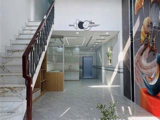 Nhà đẹp bà điểm nhỉnh 3 tỷ. shr , đẹp rực rỡ , tiện ích xung quanh . ô tô thông .