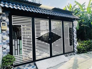 Nhỉnh 4 tỷ bán nhà trần thị bốc 2 tầng 3 phòng , đường trước nhà 5m , shr , sát tô kí  hóc môn .