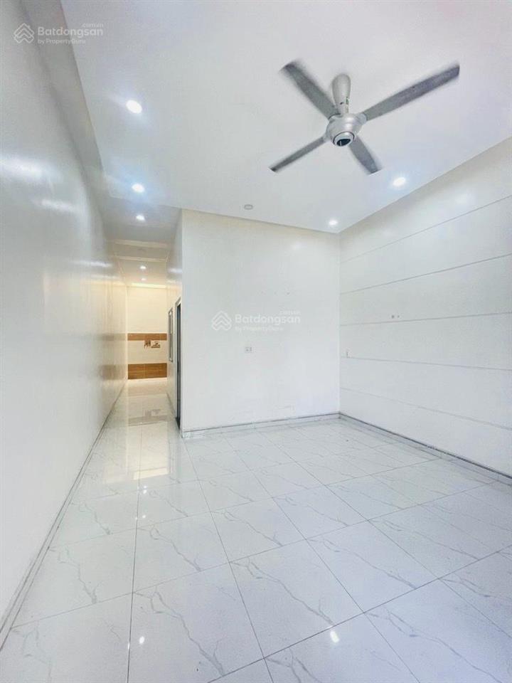 Nhỉnh 3 tỷ bán nhà ngay lê thị hà, shr, ngang 4,5m. kdc phát triển