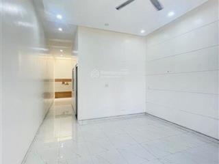 Nhỉnh 3 tỷ bán nhà ngay lê thị hà, shr, ngang 4,5m. kdc phát triển