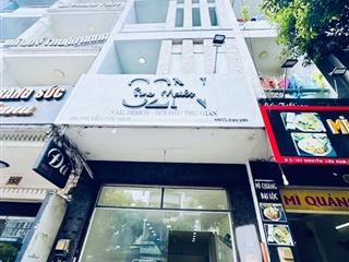Bán gấp nhà mặt phố 4 tầng phan văn hớn q.12 . ngang 5m . đường 20m , kinh doanh tốt , 5 phòng ngủ