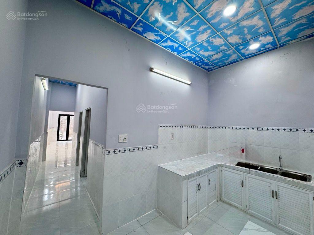 Bán gấp  chỉ 2,83 tỷ hẻm xe hơi 2pn còn tl mạnh  bán nhà thị trấn hóc môn 64m2 . shr .