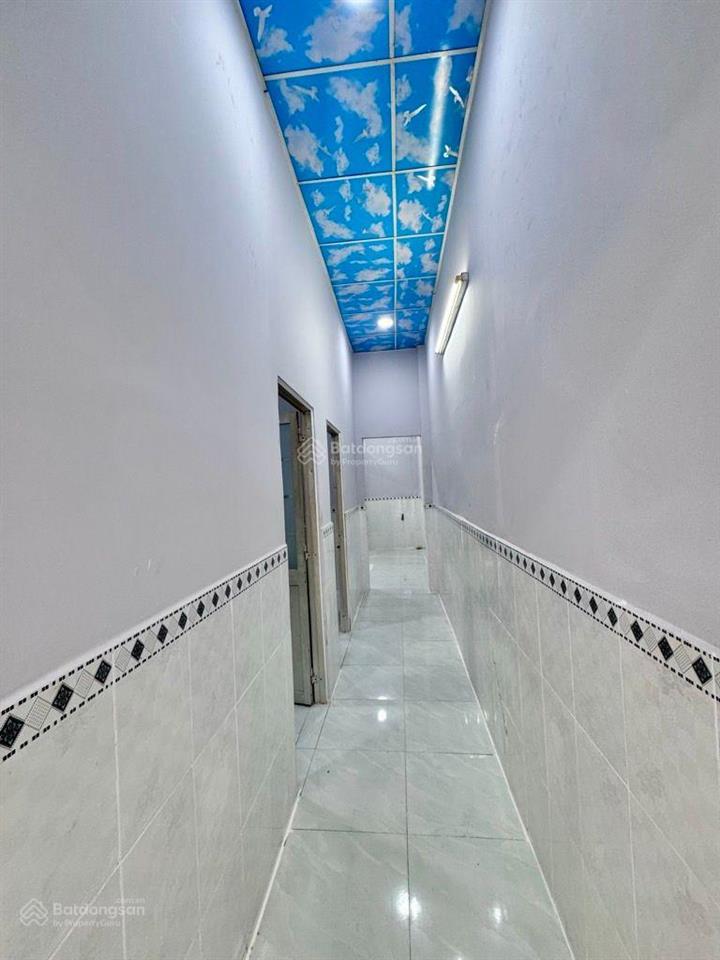 Bán gấp  chỉ 2,83 tỷ hẻm xe hơi 2pn còn tl mạnh  bán nhà thị trấn hóc môn 64m2 . shr .