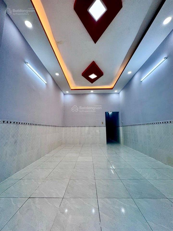 Bán gấp  chỉ 2,83 tỷ hẻm xe hơi 2pn còn tl mạnh  bán nhà thị trấn hóc môn 64m2 . shr .