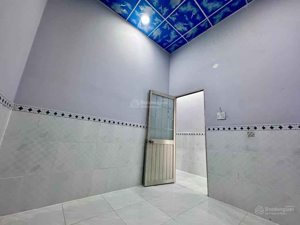 Bán gấp  chỉ 2,83 tỷ hẻm xe hơi 2pn còn tl mạnh  bán nhà thị trấn hóc môn 64m2 . shr .