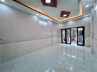 Bán gấp  chỉ 2,83 tỷ hẻm xe hơi 2pn còn tl mạnh  bán nhà thị trấn hóc môn 64m2 . shr .