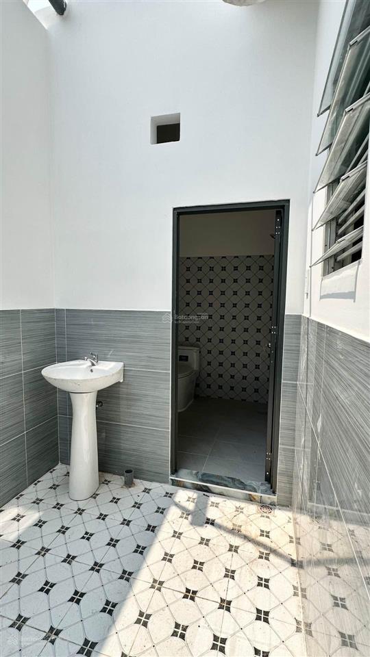 Nhà mới giá 3,4 tỷ trệt lửng 90m2, 3pn , xuân thới sơn hóc môn . gần nguyễn hồng đào , shr .