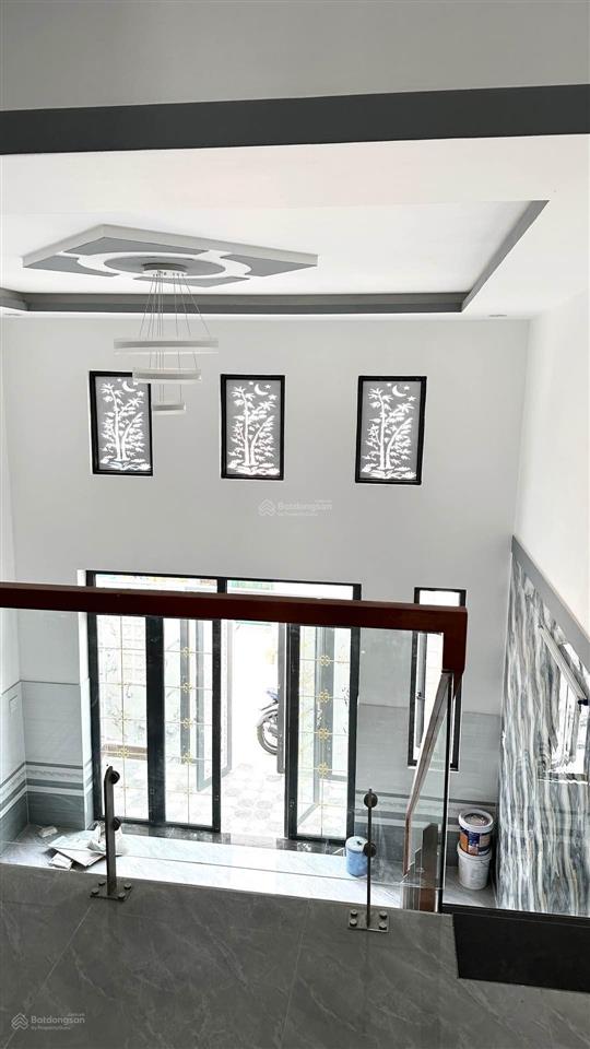 Nhà mới giá 3,4 tỷ trệt lửng 90m2, 3pn , xuân thới sơn hóc môn . gần nguyễn hồng đào , shr .