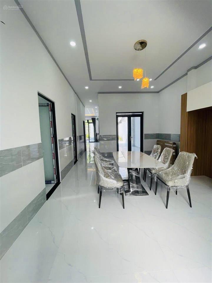 Biệt thự vườn 166m2 nhỉnh 5 tỷ gần trần văn mười  hóc môn. ngang 9m, 3pn, tặng full nội thất. hxh