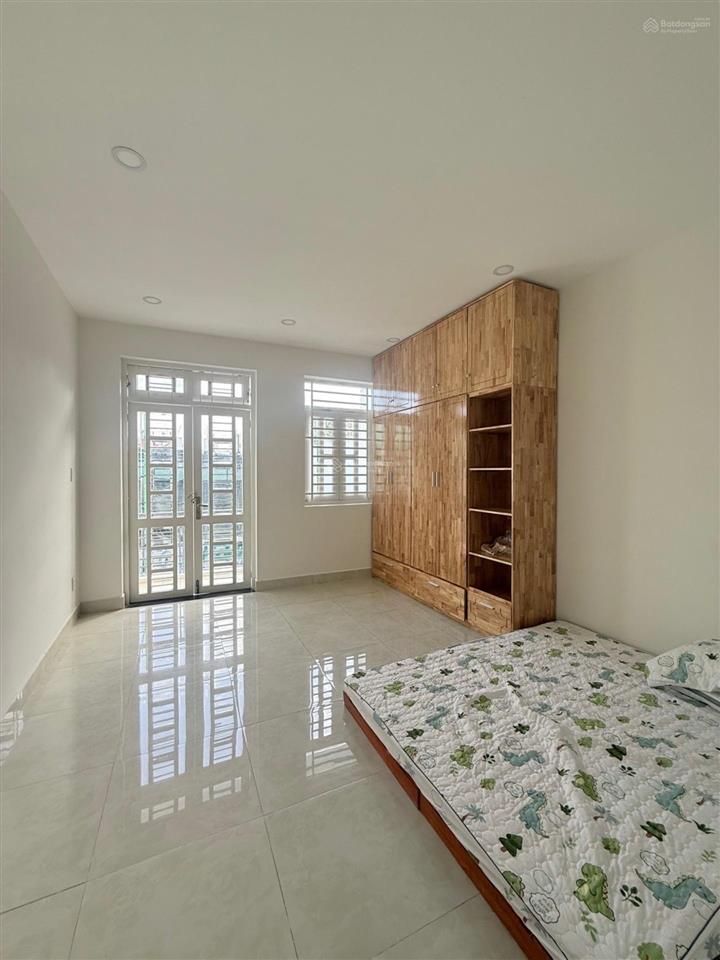 Bán nhà giá rẻ, khu hiếm nhà mới tinh, 3 tầng 5.59 tỷ, ngay nguyễn văn quá  q. 12. shr