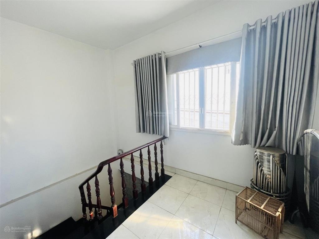 Bán nhà mặt tiền 10m thị trấn hóc môn. chỉ 5 tỷ x, 2 tầng, gần 90m². shr.