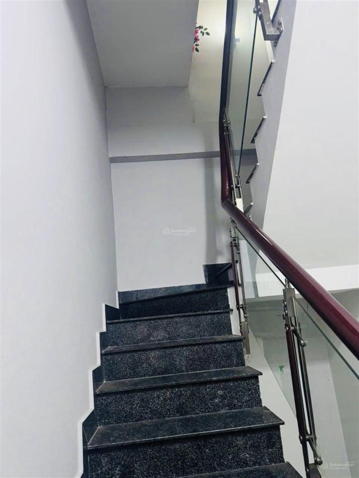 Bán nhà 3 tầng phan văn hớn quận 12, 4pn, hxh thông, giá 5 tỷ x. gần tham lương.