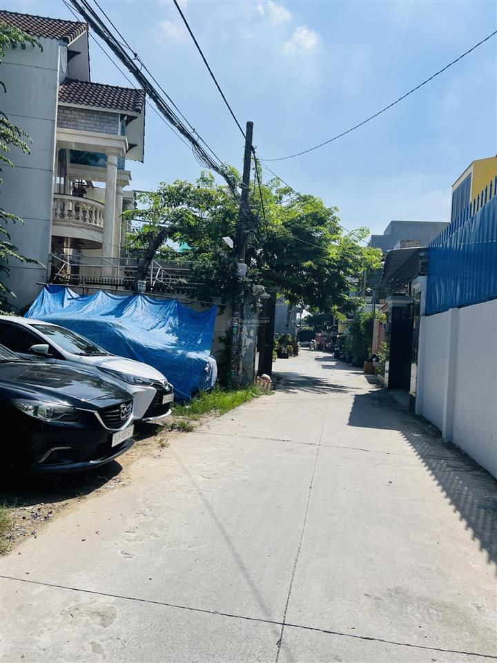 7m*15m, hẻm ô tô, giá 3,9 tỷ, ngay thị trấn hóc môn. xây dựng 3 tầng.