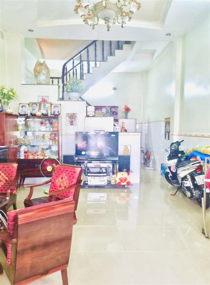 Bán nhà 3 tầng mặt tiền đông hưng thuận nhỉnh 5 tỷ. ngang 4,4m, gần nguyễn văn quá.