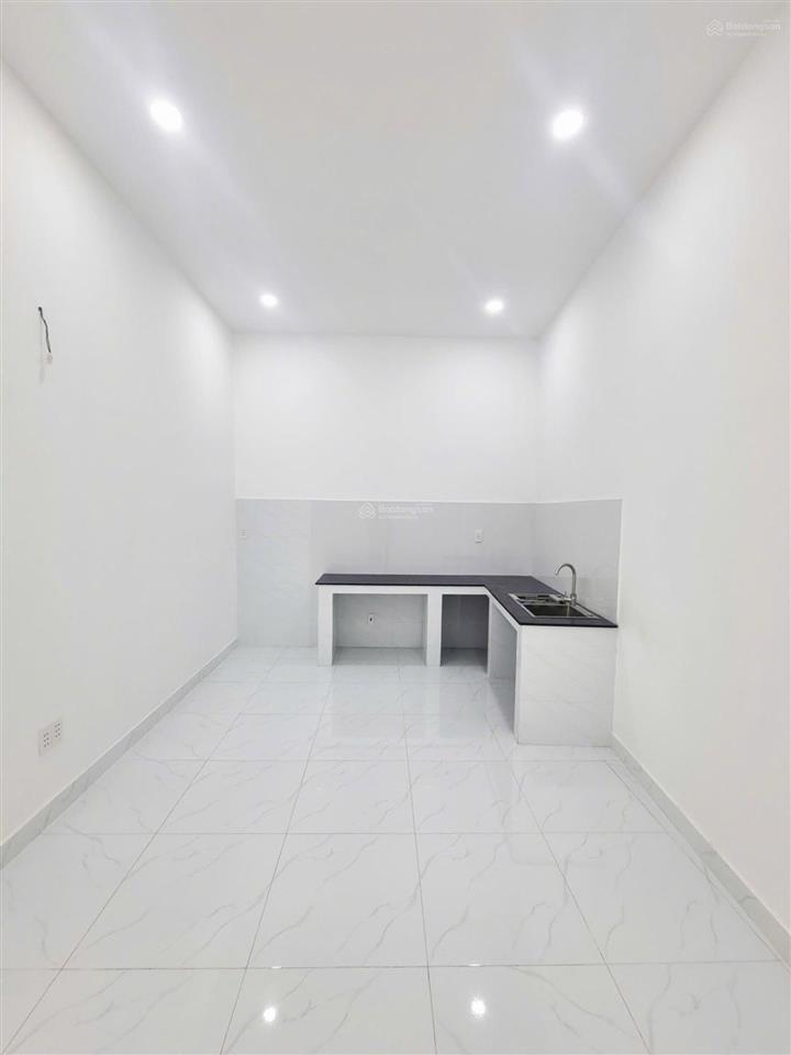 Ngay huỳnh thị hai, ngang hơn 5m, 3pn, hxh giá 3 tỷ 5. nhà mới, vào ở ngay, shr